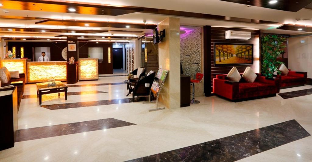Airport La Sapphire Hotel & Restaurant Ню Делхи Екстериор снимка