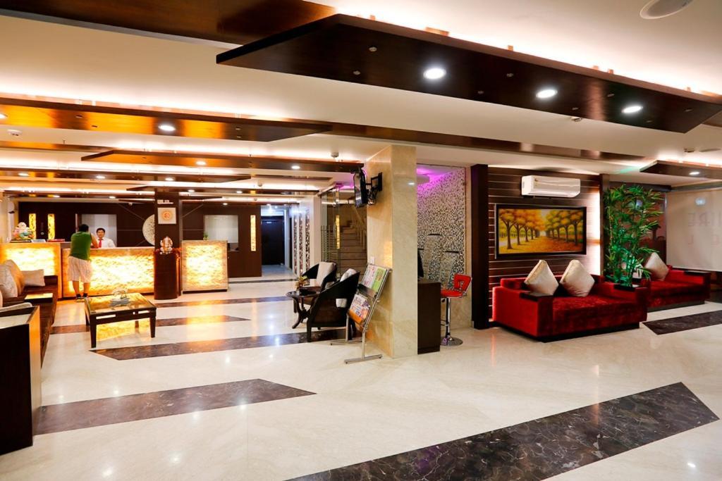 Airport La Sapphire Hotel & Restaurant Ню Делхи Екстериор снимка