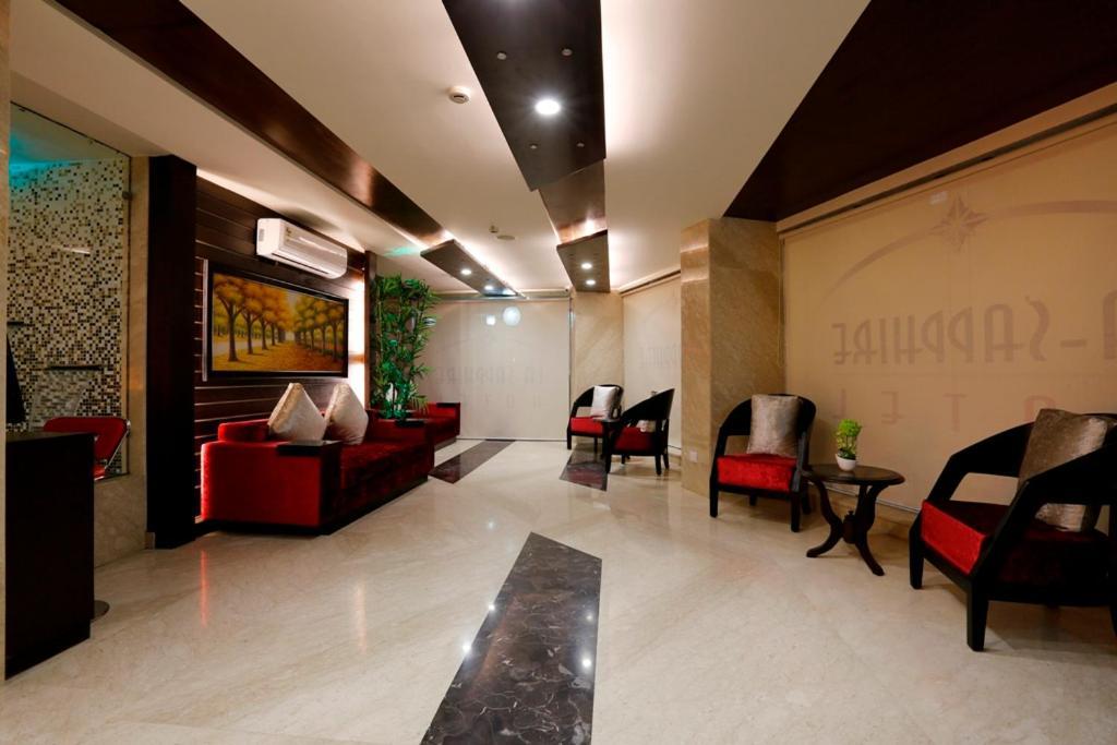 Airport La Sapphire Hotel & Restaurant Ню Делхи Екстериор снимка