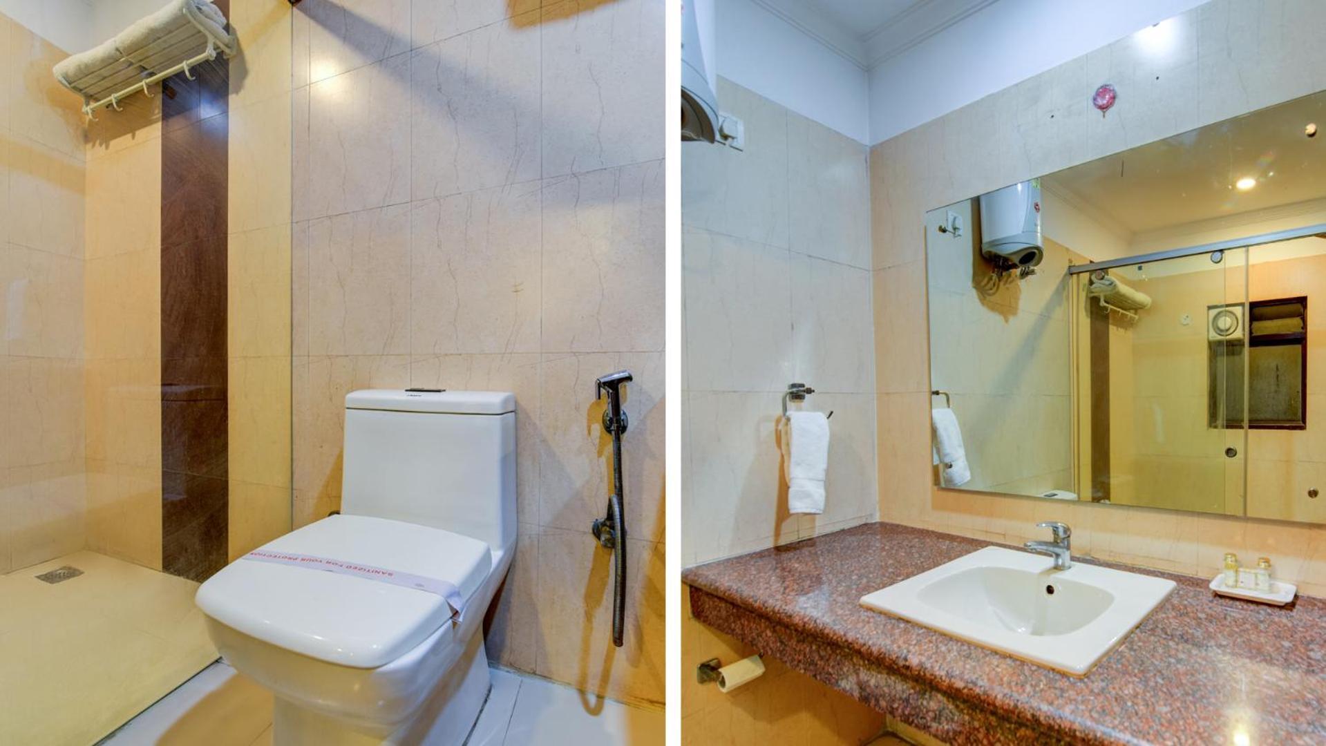 Airport La Sapphire Hotel & Restaurant Ню Делхи Екстериор снимка